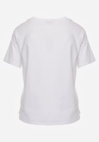 Born2be - Biały T-shirt z Bawełny z Dłuższym Tyłem i Rozcięciami po Bokach Cordalea. Okazja: na co dzień. Kolor: biały. Materiał: bawełna. Długość: długie. Styl: elegancki, casual #3