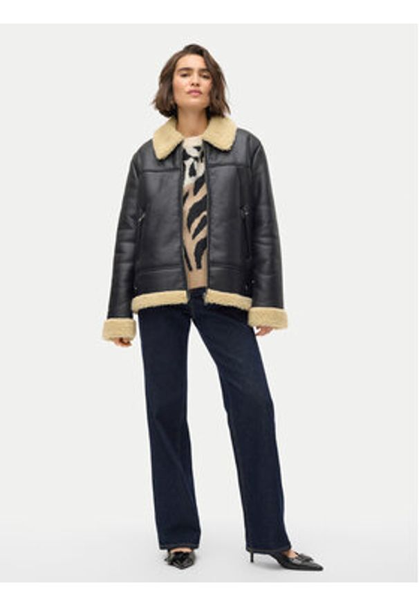 Vero Moda Kurtka z imitacji skóry Kay 10310165 Czarny Regular Fit. Kolor: czarny. Materiał: skóra
