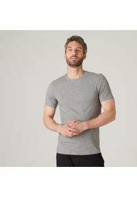 NYAMBA - Koszulka z krótkim rękawem męska fitness Nyamba 500 slim. Materiał: bawełna, poliester, materiał, elastan. Długość rękawa: krótki rękaw. Długość: krótkie. Sport: joga i pilates, fitness