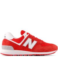 Buty unisex New Balance U574GEE – czerwone. Okazja: na co dzień. Kolor: czerwony. Materiał: syntetyk, zamsz, materiał, guma, skóra. Szerokość cholewki: normalna. Model: New Balance 574