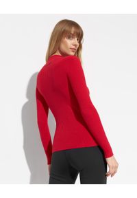 Ermanno Firenze - ERMANNO FIRENZE - Czerwony prążkowany sweter z logo. Kolor: czerwony. Materiał: prążkowany. Długość rękawa: długi rękaw. Długość: długie