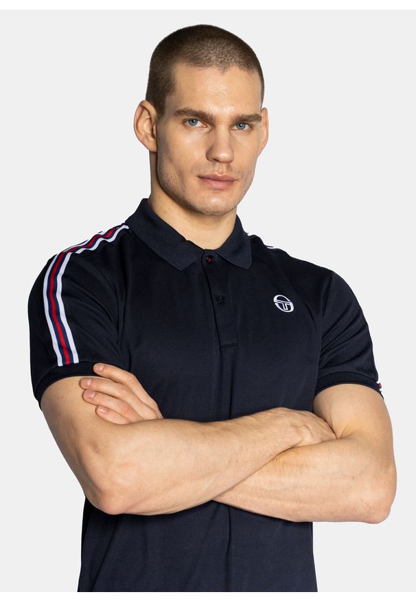SERGIO TACCHINI - Koszulka męska Polo granatowa Sergio Tacchini Nabo NVY/BLU. Okazja: na co dzień, na spotkanie biznesowe. Typ kołnierza: polo. Kolor: niebieski. Materiał: dresówka. Styl: biznesowy, młodzieżowy, casual