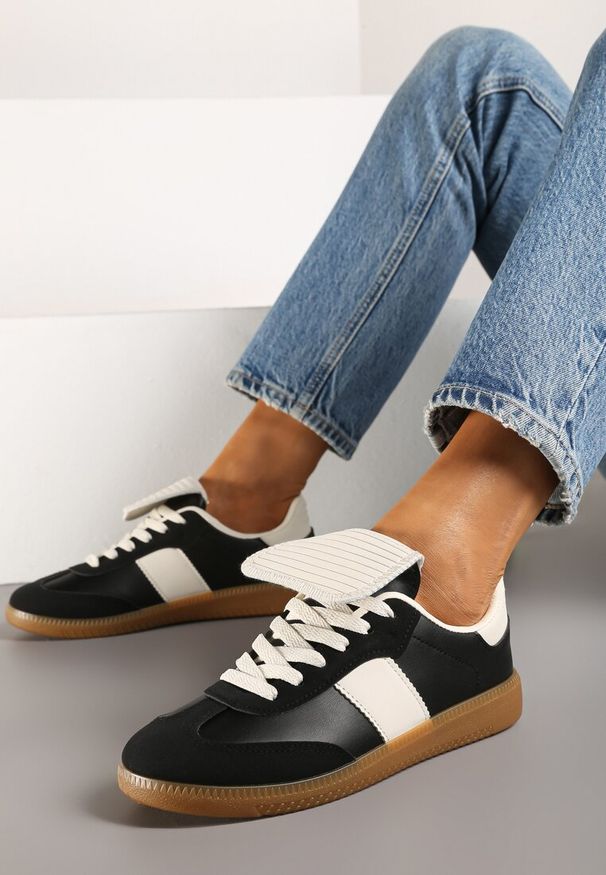 Renee - Czarne Sznurowane Płaskie Sneakersy z Geometrycznym Wzorem Felilva. Okazja: na co dzień. Zapięcie: sznurówki. Kolor: czarny. Materiał: jeans. Wzór: geometria
