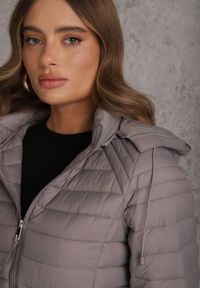 Renee - Szara Przejściowa Kurtka Pikowana z Kapturem z Możliwością Odpięcia Pretiga. Okazja: na spacer. Typ kołnierza: kaptur. Kolor: szary. Materiał: jeans, nylon #2