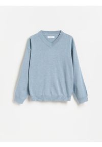 Reserved - Sweter z dekoltem V - jasnoniebieski. Kolor: niebieski. Materiał: bawełna, dzianina