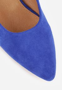 Born2be - Niebieskie Czółenka Vices na Niskim Słupku z Wkładką ze Skóry Naturalnej Sariri. Okazja: na spotkanie biznesowe. Nosek buta: szpiczasty. Kolor: niebieski. Materiał: skóra. Obcas: na słupku. Styl: biznesowy, klasyczny. Wysokość obcasa: średni #4