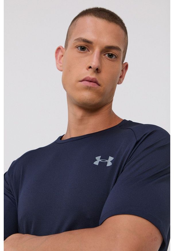 Under Armour - T-shirt. Okazja: na co dzień. Kolor: niebieski. Materiał: dzianina. Długość rękawa: raglanowy rękaw. Wzór: gładki. Styl: casual