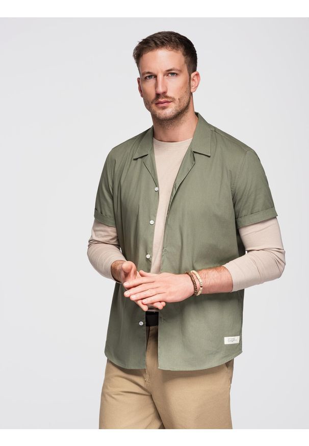Ombre Clothing - Koszula męska z krótkim rękawem i kubańskim kołnierzem - khaki V4 - Rozmiar: L. Okazja: na co dzień. Kolor: brązowy. Materiał: tkanina, bawełna. Długość rękawa: krótki rękaw. Długość: krótkie. Wzór: jednolity, gładki. Sezon: lato. Styl: casual, klasyczny