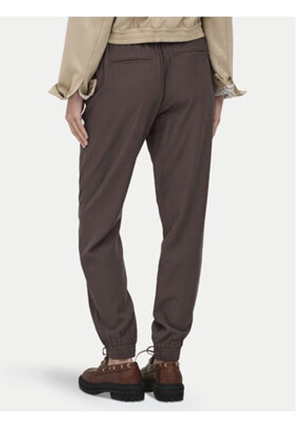 only - ONLY Spodnie dresowe Kelda 15203946 Brązowy Regular Fit. Kolor: brązowy. Materiał: wiskoza