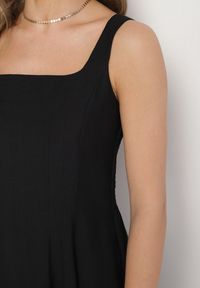 Born2be - Czarna Wiskozowa Sukienka o Rozkloszowanym Kroju z Kwadratowym Dekoltem Avmila. Typ kołnierza: dekolt kwadratowy. Kolor: czarny. Materiał: wiskoza. Styl: klasyczny #3