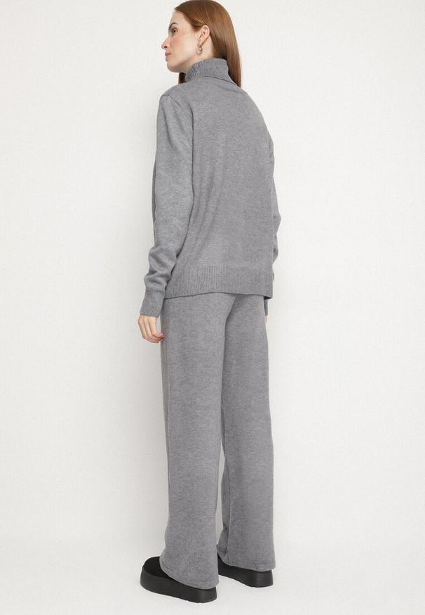 Born2be - Ciemnoszary Dzianinowy Komplet z Wełną i Bawełną Spodnie i Sweter z Golfem Errele. Kolor: szary. Materiał: dzianina, bawełna, wełna
