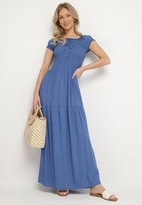 Born2be - Niebieska Wiskozowa Sukienka Hiszpanka z Marszczoną Górą Jenanira. Okazja: na co dzień. Typ kołnierza: dekolt hiszpanka. Kolor: niebieski. Materiał: wiskoza. Styl: casual, klasyczny #1