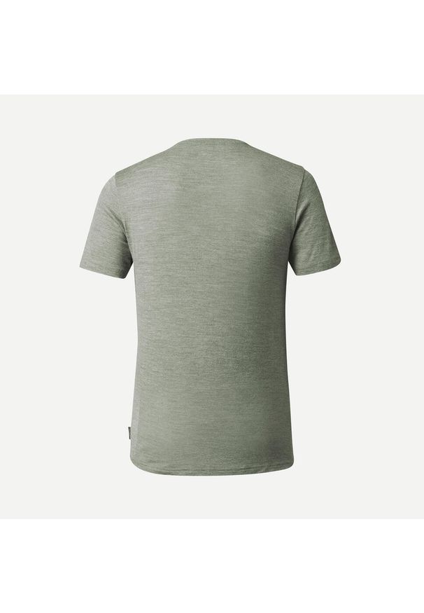 FORCLAZ - Koszulka trekkingowa z krótkim rękawem męska Forclaz Travel 500 Merino. Kolor: zielony. Materiał: wełna, materiał, akryl. Długość rękawa: krótki rękaw. Długość: krótkie. Sezon: lato, zima