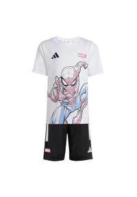 Zestaw Adidas Marvel Spider-Man T-Shirt. Okazja: na uczelnię. Kolor: czarny, biały, wielokolorowy. Materiał: dresówka, materiał. Wzór: motyw z bajki. Styl: sportowy