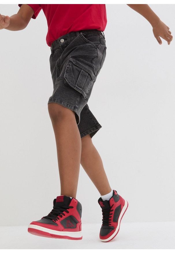 bonprix - Dżinsowe bermudy bojówki o kroju loose fit, z regulowanym paskiem. Kolor: czarny