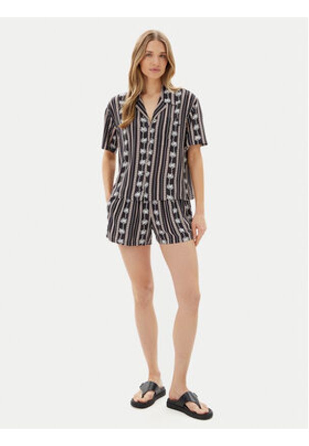 Volcom Szorty materiałowe Sunny Daze B0912410 Czarny Relaxed Fit. Kolor: czarny. Materiał: wiskoza
