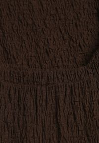 Born2be - Brązowy Gładki Komplet Szerokie Spodnie i Marszczona Bluzka ze Stójką Merithie. Kolor: brązowy. Materiał: materiał. Wzór: gładki #2