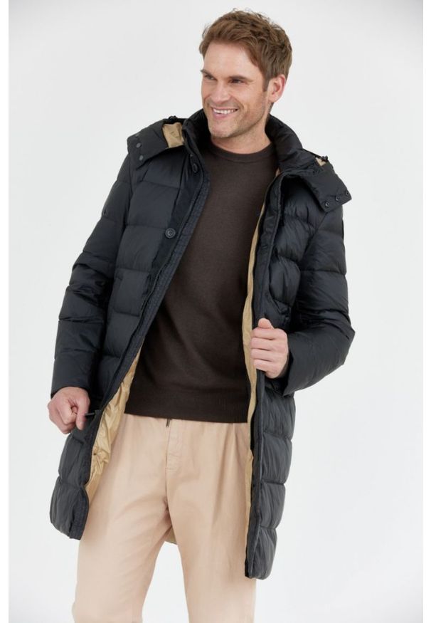 Blauer USA - BLAUER Czarna długa puchowa kurtka męska GUS z odpinanym kapturem, Rozmiar 3XL. Kolor: czarny. Materiał: puch. Długość: długie
