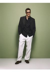 Reserved - Lniana koszula slim fit - ciemnobrązowy. Kolor: brązowy. Materiał: len #1