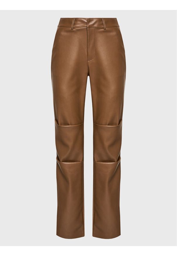 NA-KD Spodnie z imitacji skóry 1018-009353-1408-581 Brązowy Regular Fit. Kolor: brązowy. Materiał: skóra