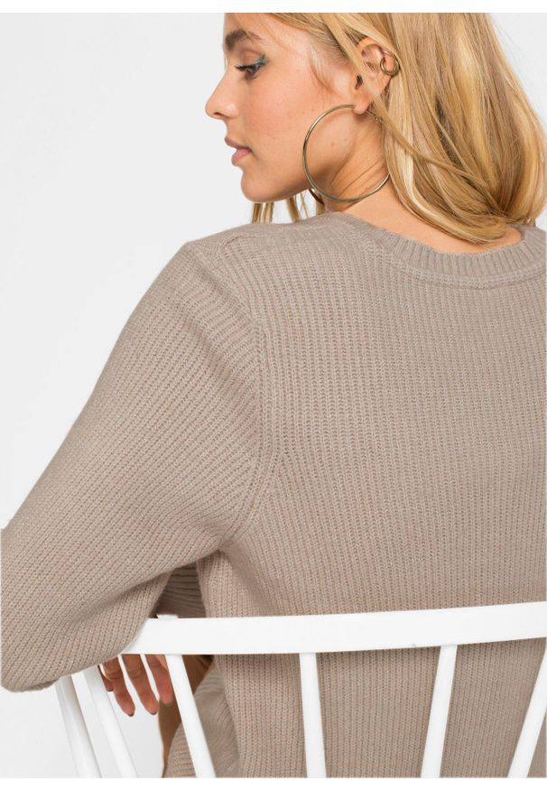 bonprix - Długi sweter z guzikami. Kolor: beżowy. Długość: długie