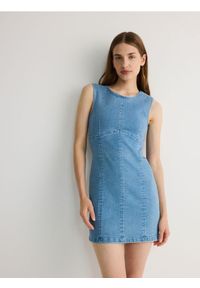 Reserved - Jeansowa sukienka mini - niebieski. Kolor: niebieski. Materiał: jeans. Długość: mini