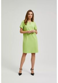 MOODO - Prosta sukienka o długości przed kolano zielona. Kolor: zielony. Typ sukienki: proste
