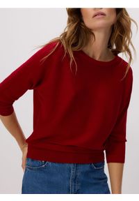 Reserved - Sweter z kimonowym rękawem - czerwony. Kolor: czerwony. Materiał: dzianina, wełna #1
