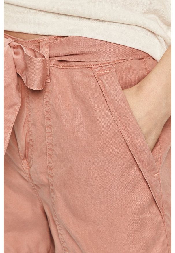 Pepe Jeans - Szorty Nomad. Kolor: różowy. Materiał: tkanina. Wzór: gładki