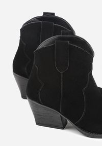 Renee - Czarne Botki Kowbojki na Stożku ze Skóry Naturalnej Liravetta. Okazja: na co dzień. Kolor: czarny. Materiał: skóra. Obcas: na stożku. Styl: casual, elegancki. Wysokość obcasa: średni