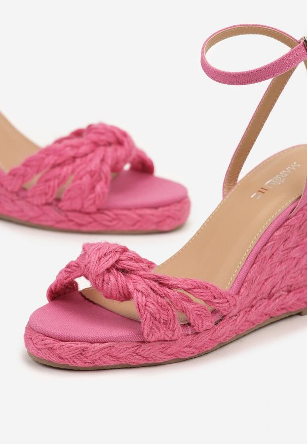 Renee - Fuksjowe Sandały na Koturnie z Plecionki Konzisa. Kolor: różowy. Wzór: ażurowy. Obcas: na koturnie. Styl: boho