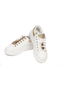 Inna - Sneakersy na platformie brokatowe z ozdobami białe złote 857-28-37. Kolor: biały, wielokolorowy, złoty. Materiał: skóra ekologiczna. Wzór: aplikacja. Obcas: na platformie #4