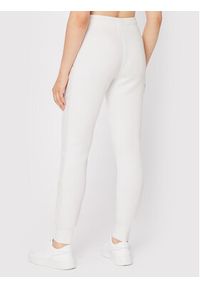 Guess Spodnie dresowe V2YB18 K7UW2 Biały Regular Fit. Kolor: biały. Materiał: wiskoza #3