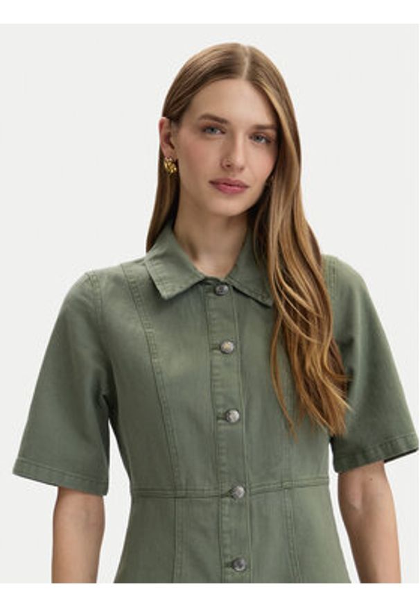Vero Moda Sukienka jeansowa Daisy 10346217 Zielony Standard Fit. Kolor: zielony. Materiał: bawełna