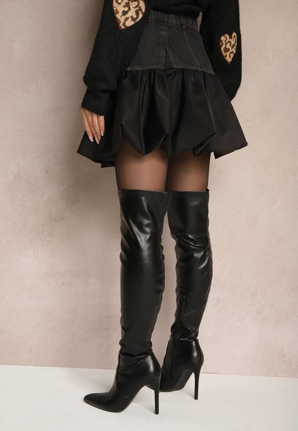Renee - Czarna Spódnica Rozkloszowana Ozdobiona Falbanką i Jeansową Wstawką Norienna. Okazja: na co dzień. Kolor: czarny. Materiał: jeans. Wzór: aplikacja. Styl: elegancki, casual