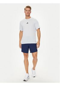 Adidas - adidas Koszulka techniczna Workout Logo IT2128 Niebieski Regular Fit. Kolor: niebieski. Materiał: syntetyk, bawełna #2