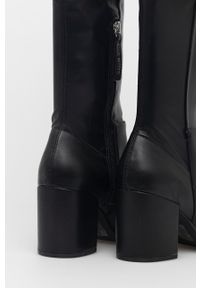Steve Madden kozaki Jacey Boot damskie kolor czarny na słupku. Kolor: czarny. Szerokość cholewki: normalna. Obcas: na słupku. Wysokość obcasa: średni #2