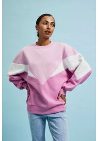 MOODO - Bluza oversize wkładana przez głowę różowa. Kolor: różowy