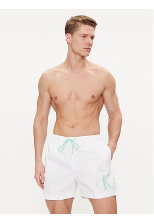 Calvin Klein Swimwear Szorty kąpielowe KM0KM01003 Biały Regular Fit. Kolor: biały. Materiał: syntetyk