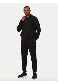 EA7 Emporio Armani Dres 8NPV64 PJVRZ 1200 Czarny Regular Fit. Kolor: czarny. Materiał: bawełna #1