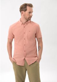 Volcano - Koszula z lnem, Regular Fit, C-LIN. Typ kołnierza: button down. Kolor: różowy. Materiał: len. Długość rękawa: krótki rękaw. Długość: krótkie #1