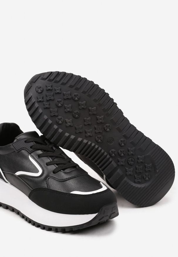 Renee - Czarne Sneakersy na Płaskiej Podeszwie z Geometrycznym Motywem Erithnia. Okazja: na spotkanie biznesowe. Kolor: czarny. Materiał: jeans. Wzór: geometria. Obcas: na płaskiej podeszwie