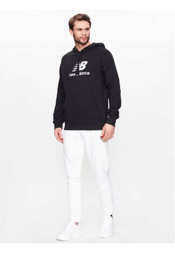 New Balance Bluza MT31537 Czarny Relaxed Fit. Kolor: czarny. Materiał: syntetyk