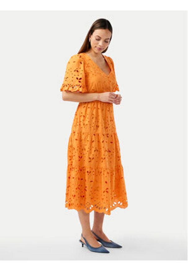 YAS Sukienka codzienna Kanikka 26033530 Pomarańczowy Regular Fit. Okazja: na co dzień. Kolor: pomarańczowy. Materiał: bawełna. Typ sukienki: proste. Styl: casual
