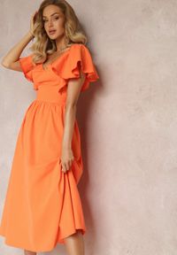 Renee - Pomarańczowa Taliowana Sukienka Maxi z Falbanami Giftis. Kolor: pomarańczowy. Wzór: aplikacja. Długość: maxi