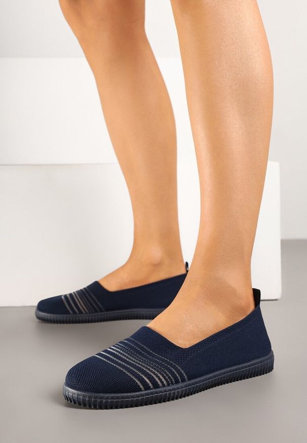 Born2be - Granatowe Tenisówki z Ozdobnymi Paskami Loroti. Okazja: na co dzień. Zapięcie: pasek. Kolor: niebieski. Materiał: jeans. Styl: klasyczny, casual