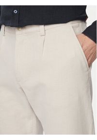 BOSS Chinosy 50559158 Beżowy jasny Tapered Fit. Kolor: beżowy. Materiał: bawełna #5