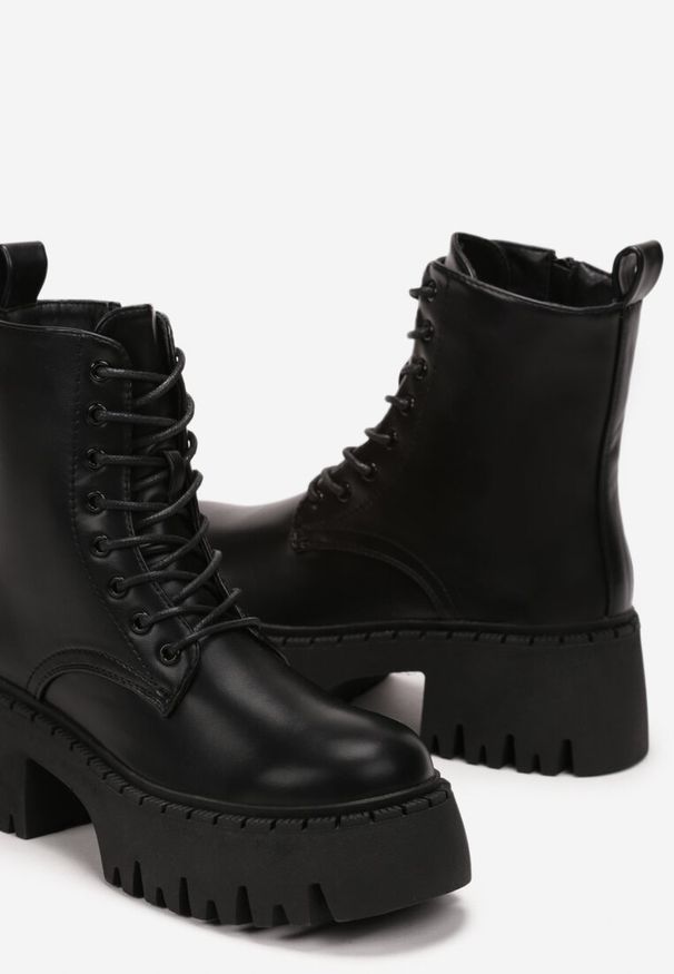 Born2be - Czarne Botki Workery na Platformie Afarena. Okazja: na co dzień. Nosek buta: okrągły. Zapięcie: zamek. Kolor: czarny. Materiał: jeans, skóra. Sezon: zima. Obcas: na platformie. Styl: casual, klasyczny. Wysokość obcasa: niski