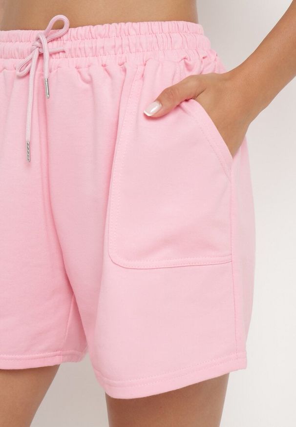 Born2be - Różowe Szorty Dresowe z Gumką w Talii Marefia. Okazja: na co dzień. Kolor: różowy. Materiał: dresówka. Styl: casual