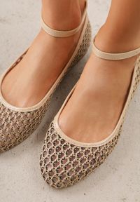 Born2be - Ciemnobeżowe Siateczkowe Balerinki z Wkładką ze Skóry Naturalnej Ozdobione Aplikacją Adriarissa. Okazja: na co dzień, na spotkanie biznesowe. Zapięcie: sprzączka. Kolor: beżowy. Materiał: skóra. Wzór: aplikacja. Sezon: lato. Styl: casual, biznesowy, elegancki #6